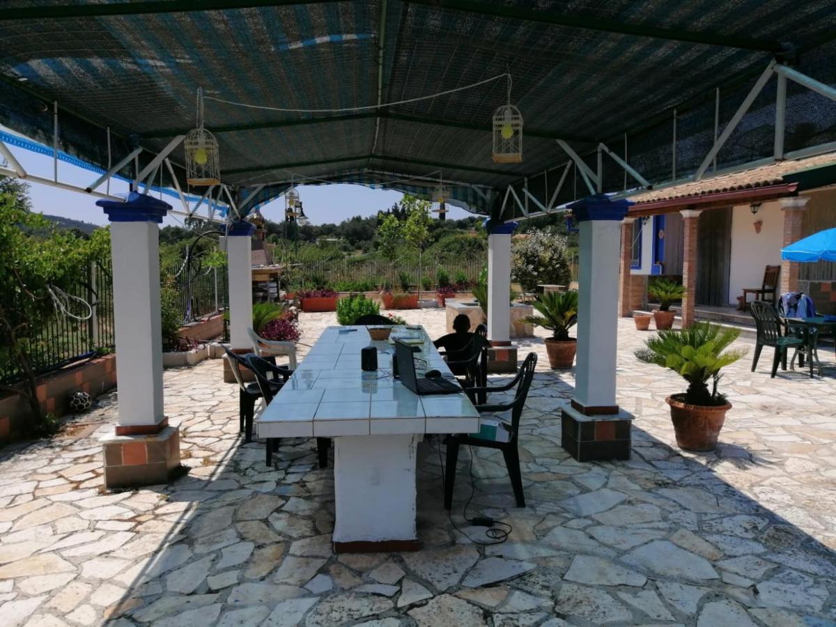 Villa Facen Gardeládes Extérieur photo